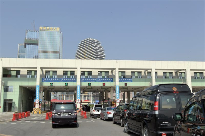 嘉鑫平移门签约澳门机动车入出横琴申报大厅